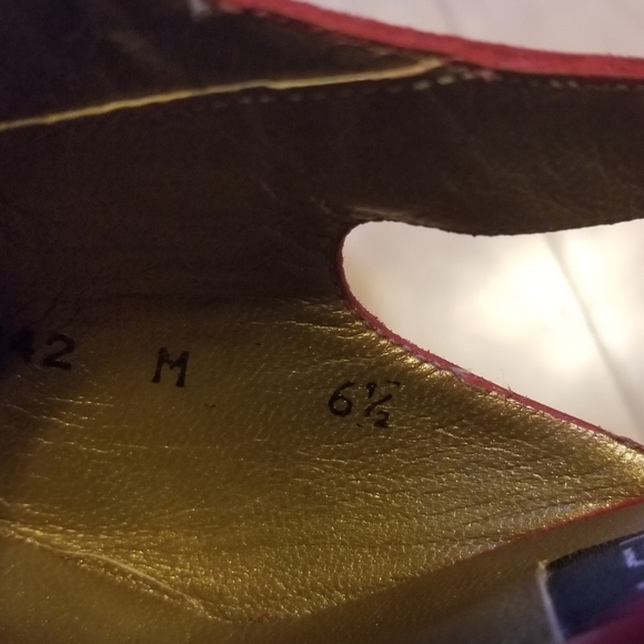Stuart Weitzman vintage red suede heels w gold 6.5 - Picture 6 of 6